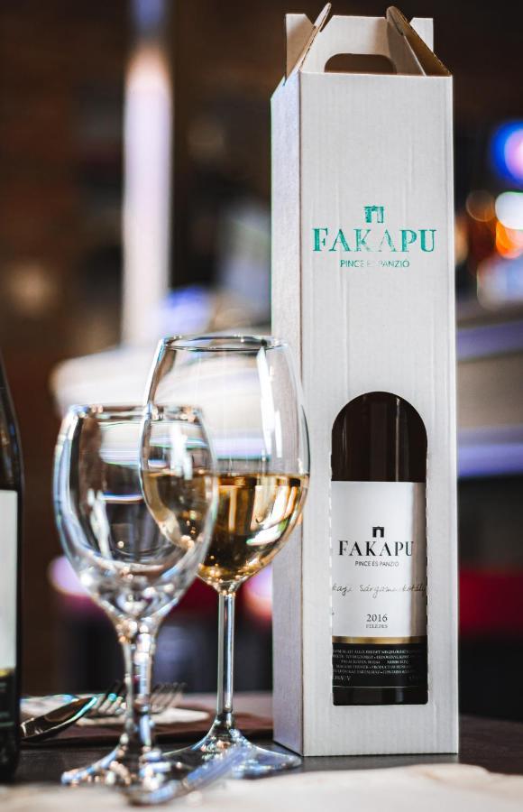 Fakapu Pince Es Panzio Bed & Breakfast Токай Екстериор снимка